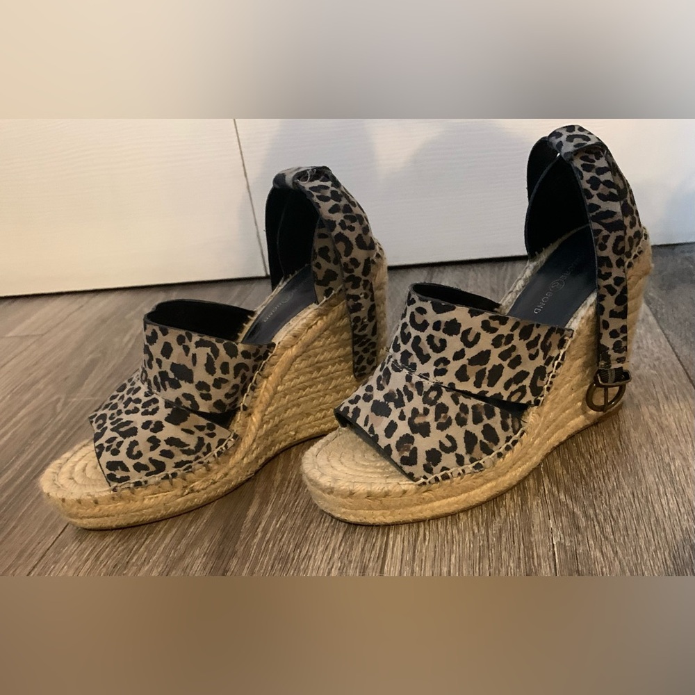 Treasure & Bond Sannibel Platform Wedge Sandal , Size 7, Great Condition
